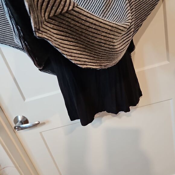 APT. 9 Poncho Layered Top Stretchy See Measurements - Picture 5 of 8